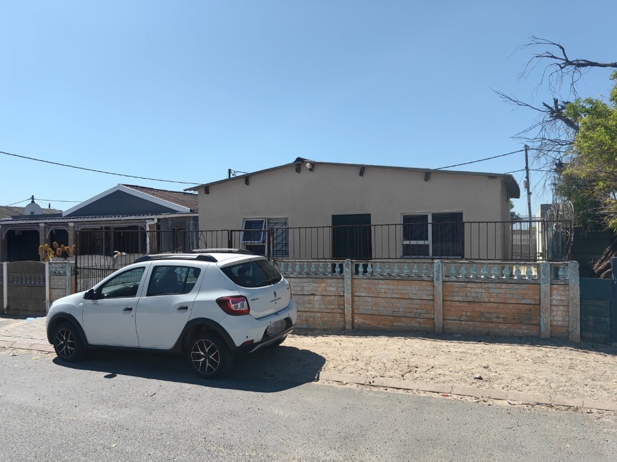 3 Bedroom Property for Sale in Roosendal Western Cape